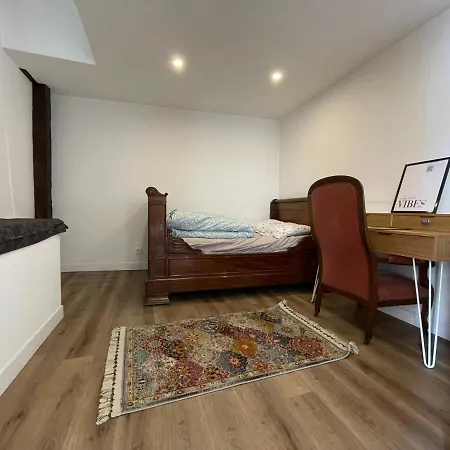 Cosy Privee Chez Franck Homestay *